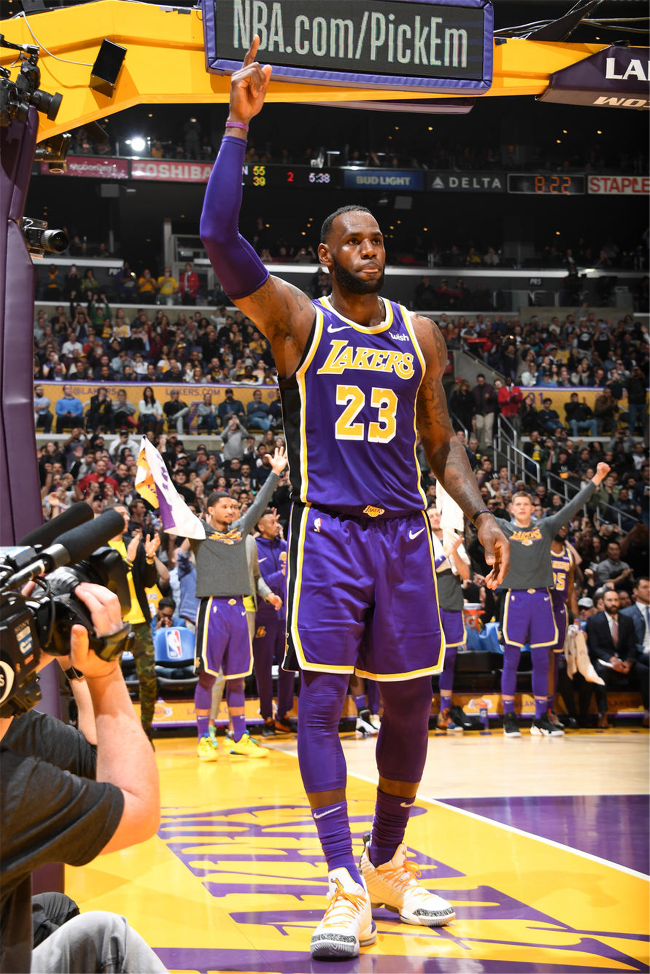 这是一场由 这是一场由